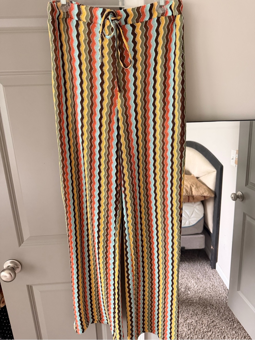 Multi-Color Wave Print Pants - Picture 2 of 5